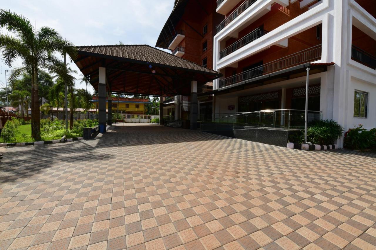 Hotel Rns One Subrahmanya Esterno foto